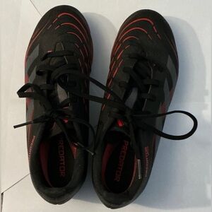 Adidas Predator Club Boys’ Black and Red Soccer Cleats Size 4.5